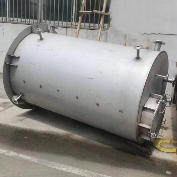 1764061693744989.jpg 不銹鋼儲(chǔ)罐_副本.jpg